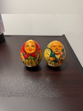2 Vintage Russian Wooden Hand-Painted Babushka & Dedushka Egg-Shaped Dolls NICE!